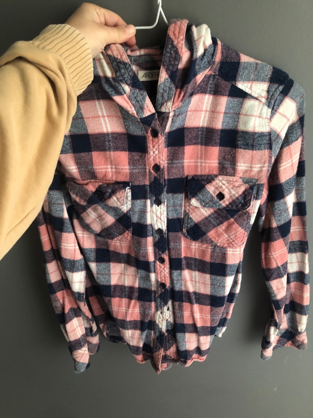 Ardenes medium (teens shirt) or a very small women’s